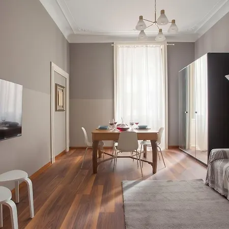 Апартаменты Hacca Collection - Elegant Period 2br 2 Baths