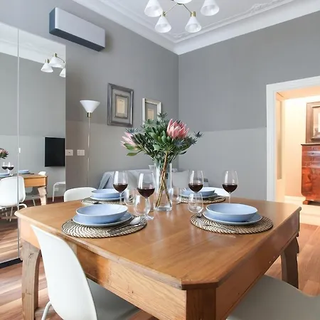 Hacca Collection - Elegant Period 2br 2 Baths Милан