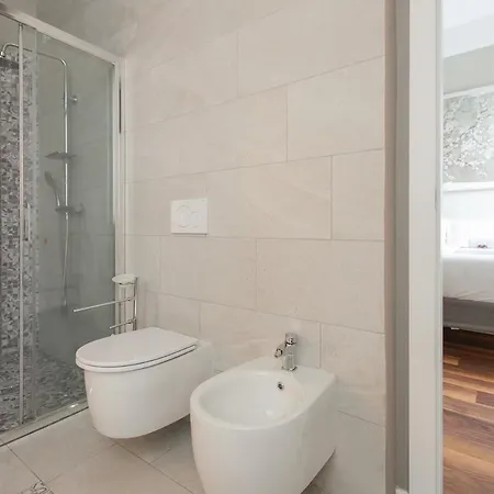 Hacca Collection - Elegant Period 2br 2 Baths Милан
