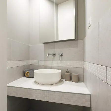 Hacca Collection - Elegant Period 2br 2 Baths Апартаменты Милан