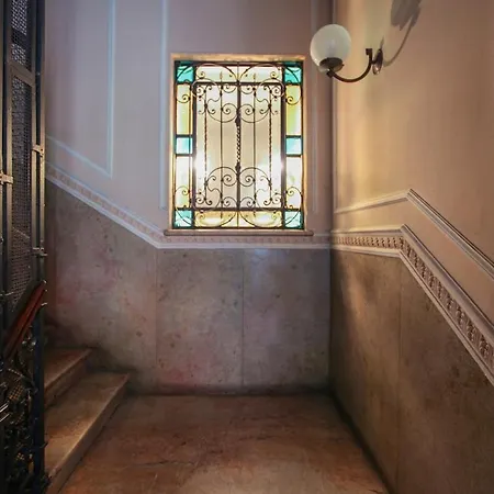 Hacca Collection - Elegant Period 2br 2 Baths Апартаменты *